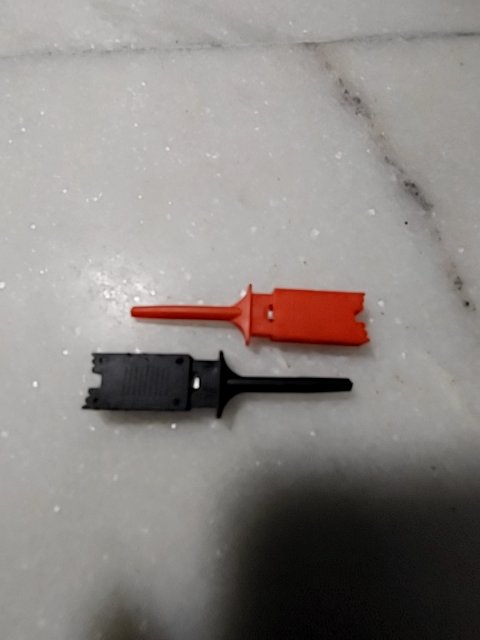 Alligator Push Clip black red